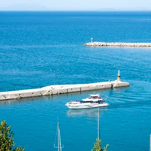  Apartment Faro Del Porto Griechenland